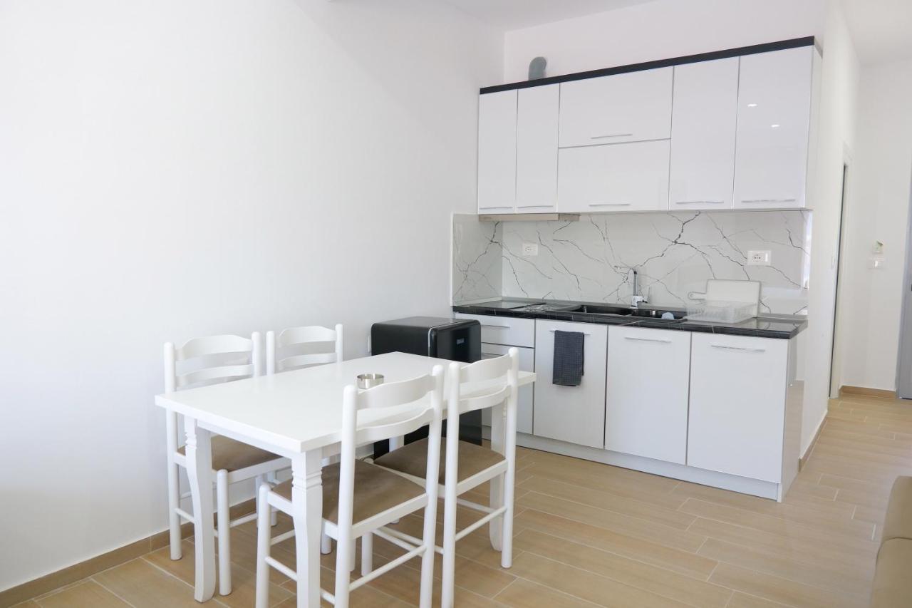 Iljo Apartments Ksamil Exterior photo